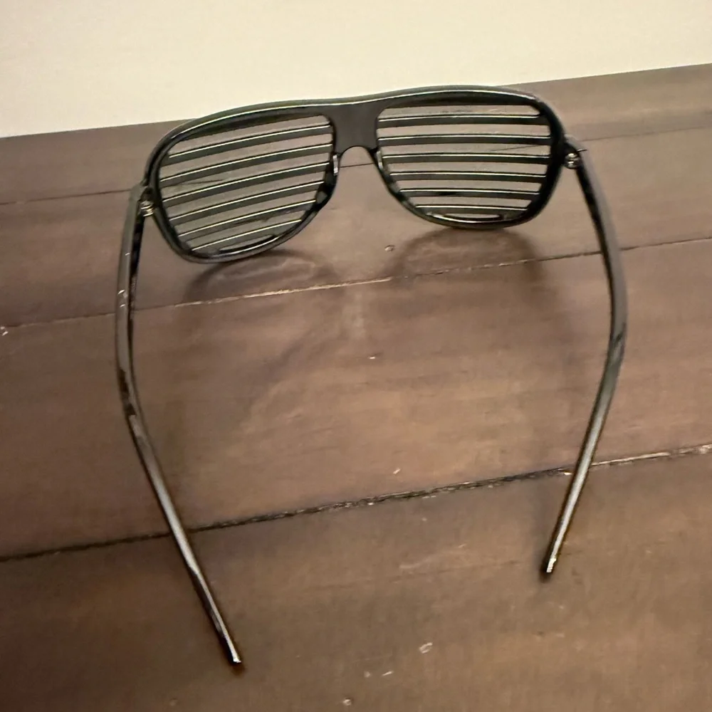 Vintage Black Shutter Shades Sunglasses – Italy Design – Fun Novelty Style